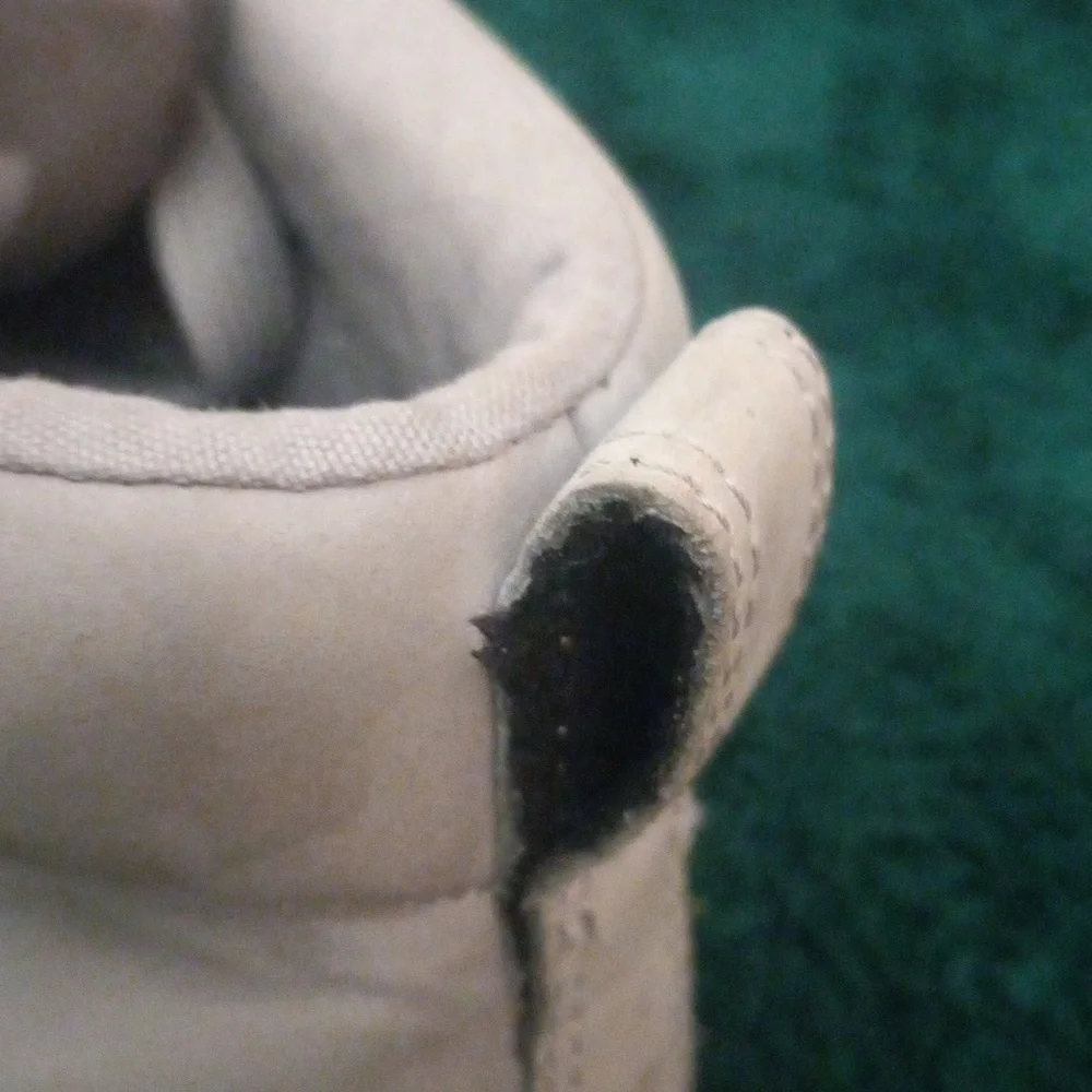 Chuck Taylor Padded Converse All stars 8.5 size shoes - Picture 15 of 15